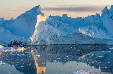 Greenland Loses 6 Billion Tons of Ice in 3 Days, Harbinger of Unprecedented Coastal Floodingby Juan Cole